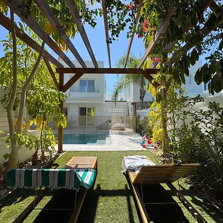 Villa Serenity Family - 5 Min Walk To Paralimni