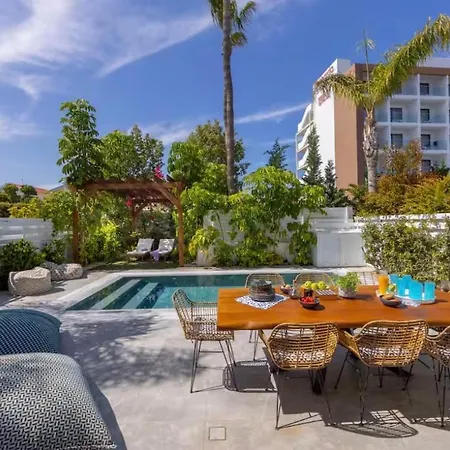 Serenity Family - 5 Min Walk To Villa Paralimni