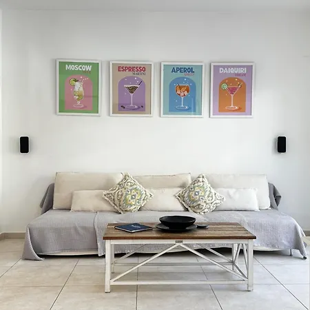 Serenity Family - 5 Min Walk To Villa Paralimni