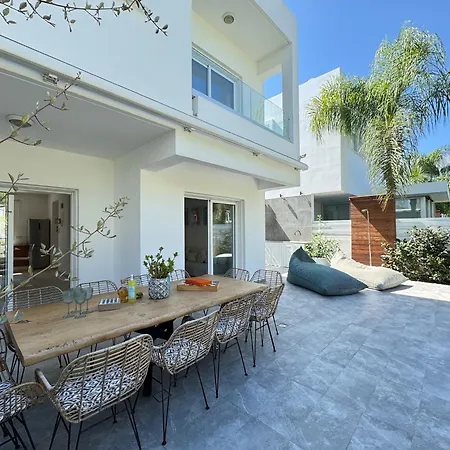 Serenity Family - 5 Min Walk To * Paralimni