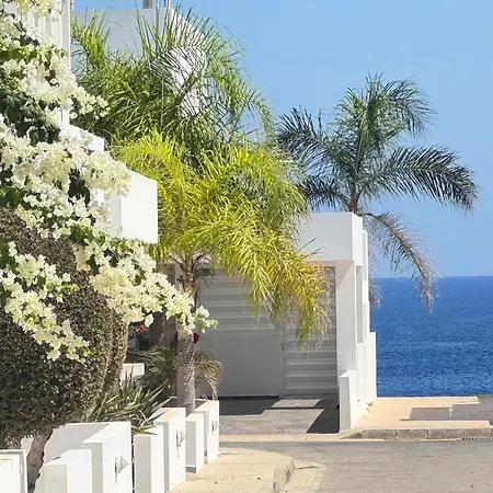 Seaside Serenity - Walk To Villa Protaras