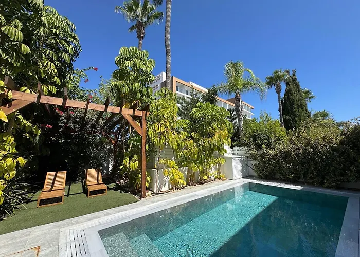 Serenity Family - 5 Min Walk To * パラリムニ