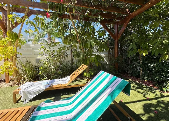 Villa Serenity Family - 5 Min Walk To Paralimni